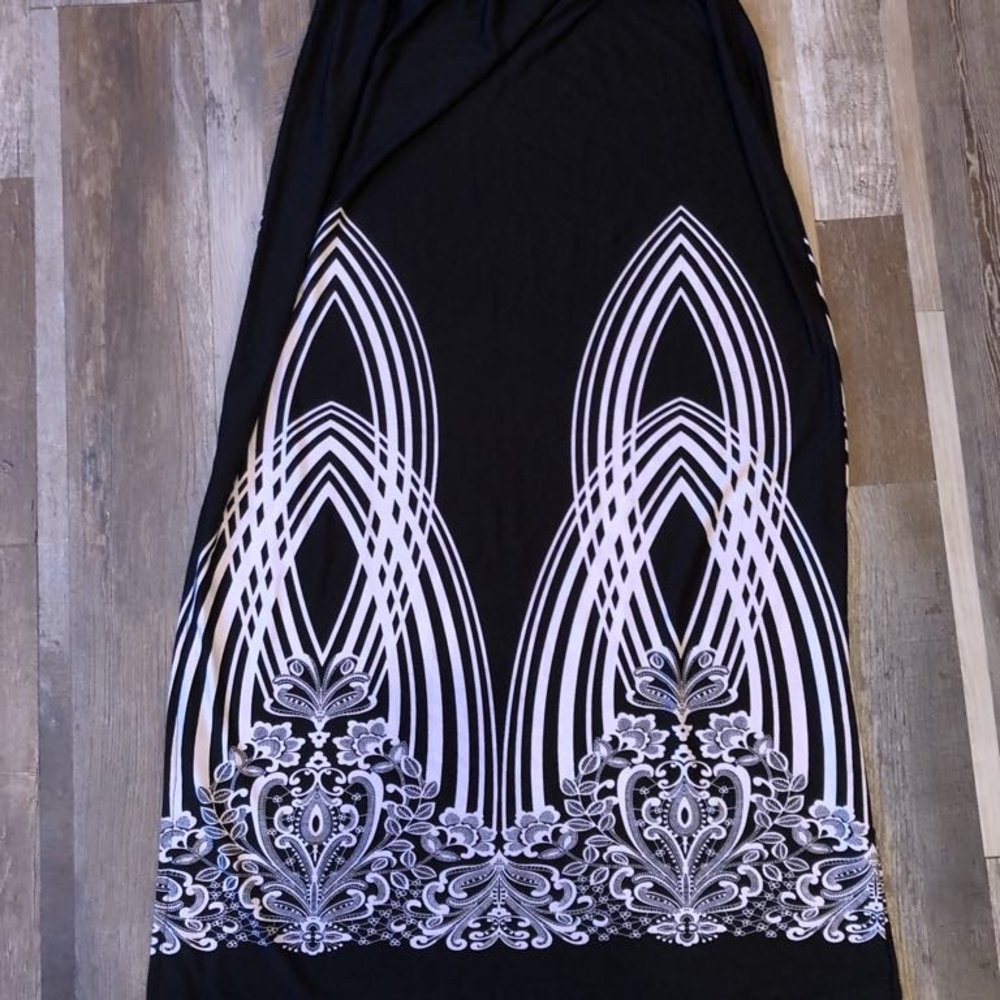 Elegant Black and White Patterned Skirt